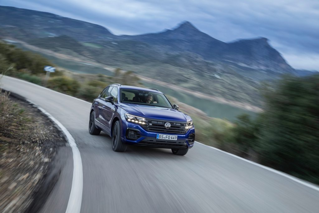 Volkswagen Touareg eHYBRID Touareg R suv ibridi Italia prezzi