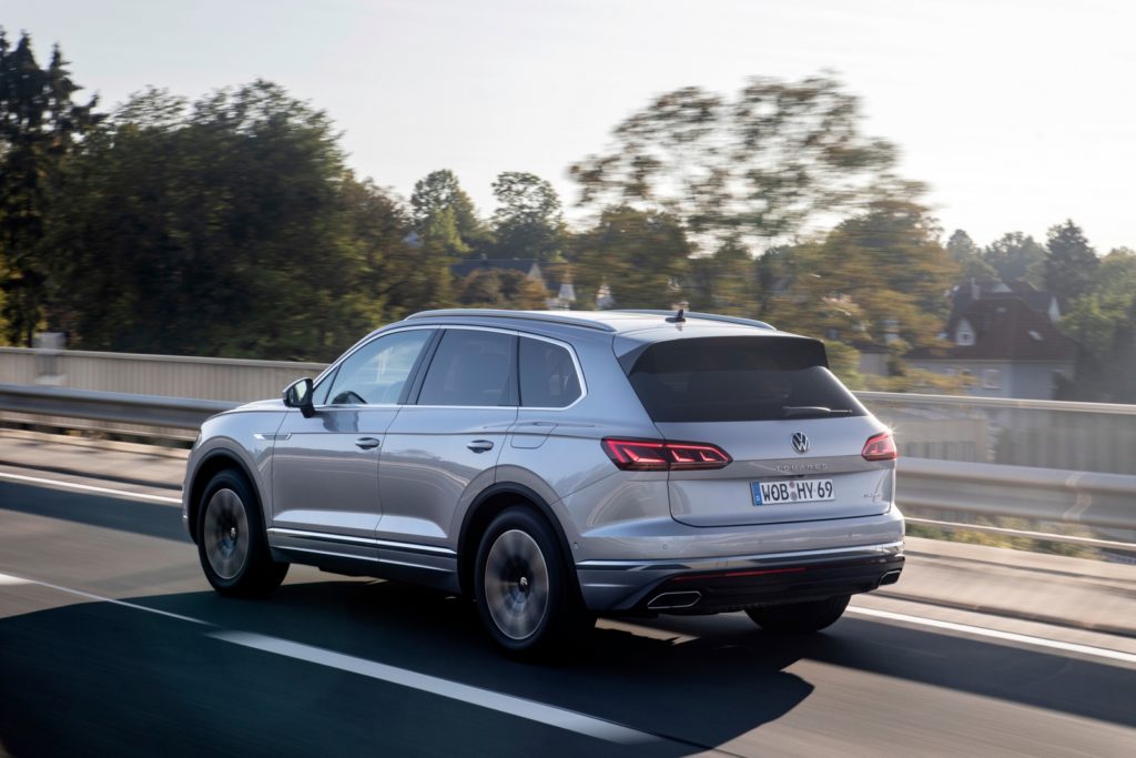 Volkswagen Touareg eHYBRID Touareg R suv ibridi Italia prezzi