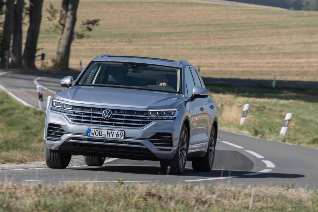 Volkswagen Touareg eHYBRID Touareg R suv ibridi Italia prezzi