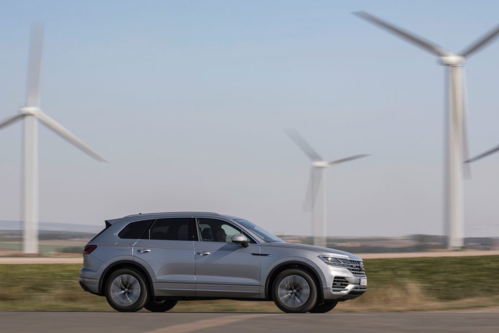 Volkswagen Touareg eHYBRID Touareg R suv ibridi Italia prezzi