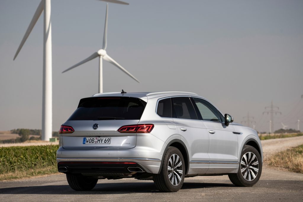 Volkswagen Touareg eHYBRID Touareg R suv ibridi Italia prezzi