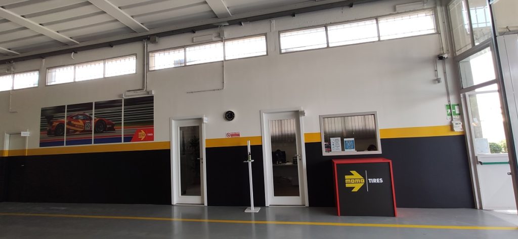 Redi Gomme di Firenze sceglie l'insegna Momo Team scandicci gommista officina cambio pneumatici gomme tires marchio design