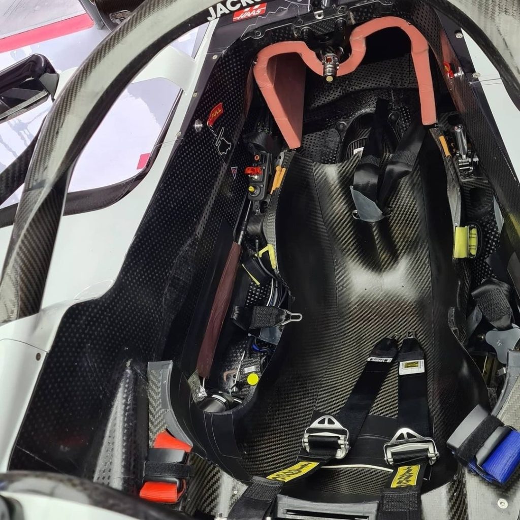 incidente Grosjean Formula 1: le cinture di sicurezza Sabelt di Romain GP del Bahrein haas circuito fuoco mani ospedale safety illeso