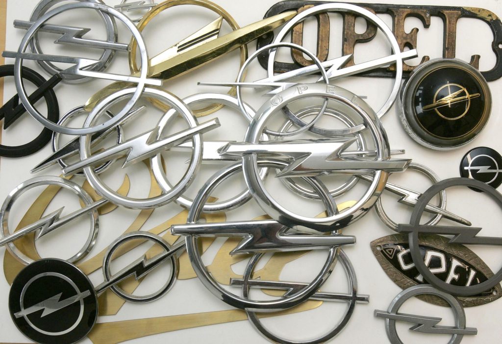 storia logo opel trasformazione del marchio Opel al passo con i tempi