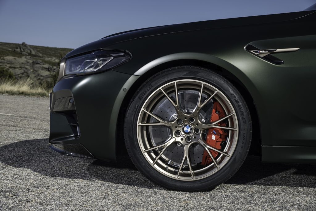 BMW M5 CS 635 cavalli edizione limitata pneumatici Pirelli P Zero Corsa