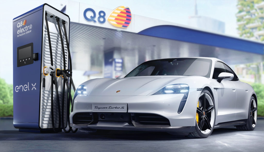stazioni di ricarica ultrafast Porsche Italia Q8 Enel X high Power Charging 