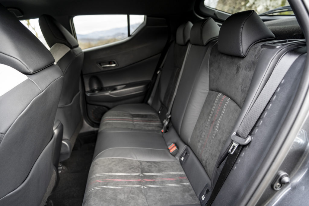 interni in Alcantara C-HR GR SPORT Toyota versione sportiva