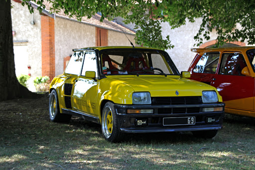 Renault 5 Prototype nuova renault 5 turbo gialla rinascita prototipo