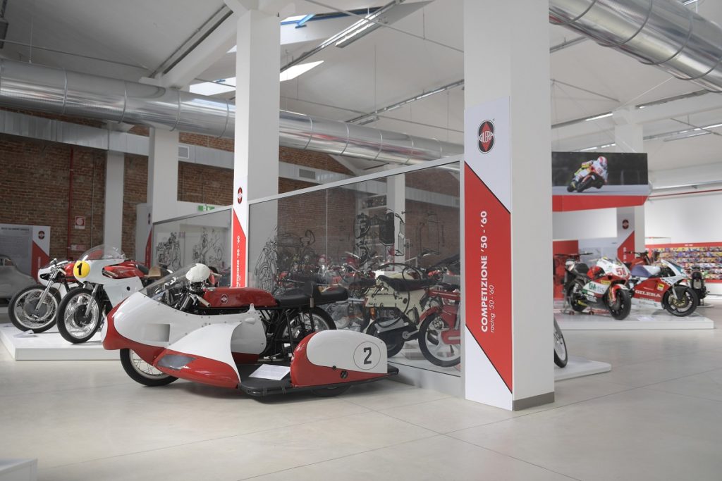 Museo Piaggio di Pontedera riapre febbraio prenotazioni orari telefono sicurezza 16 moto ape vespa archivio storico come visitare