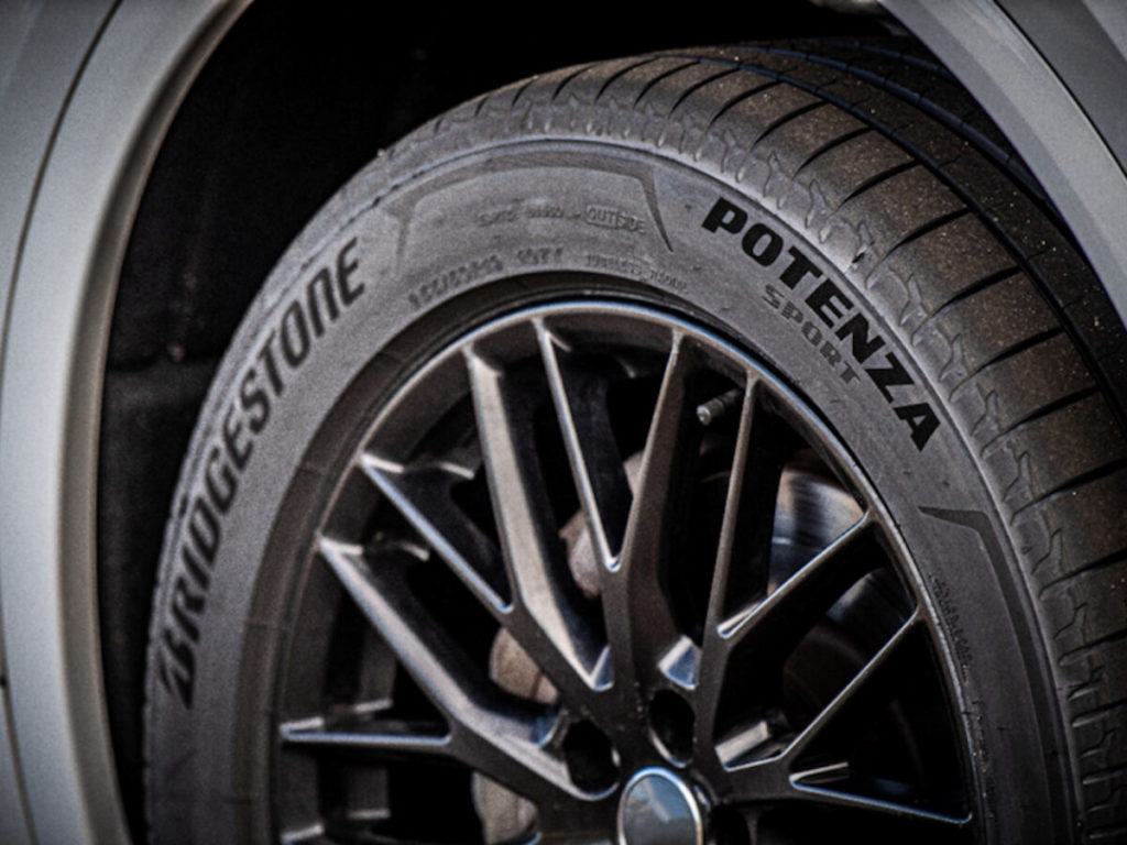 Potenza Sport Bridgestone Ultra-High Performance gomme pneumatici