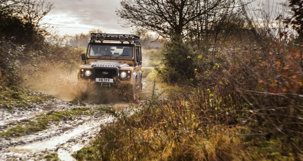 Defender Works V8 Trophy Land Rover Classic offroad 4x4