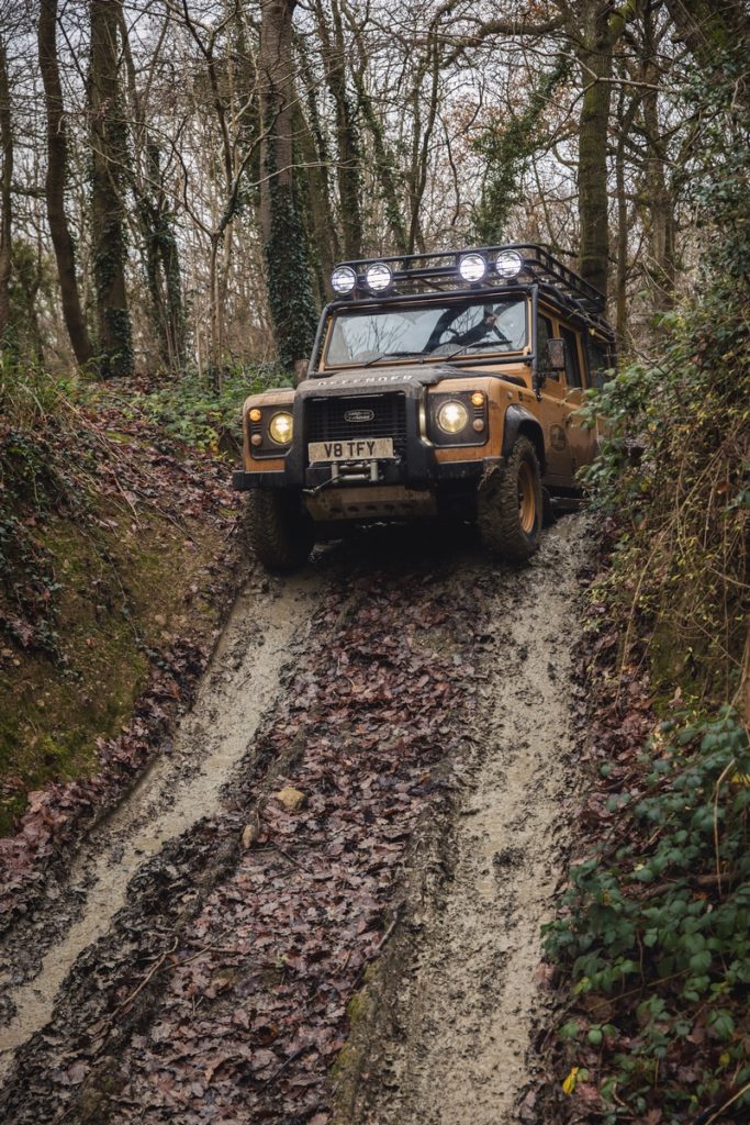 Defender Works V8 Trophy Land Rover Classic offroad 4x4
