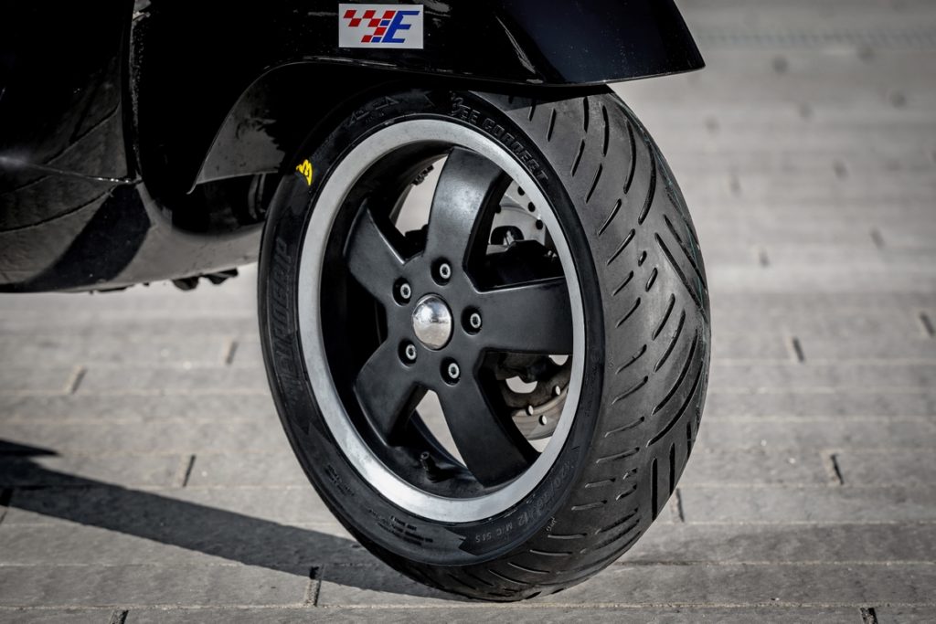 Gomme scooter: novità arrivano i pneumatici Bee Connect by Eurogrip tvs indiani consigli recensioni come vanno vespa motorino