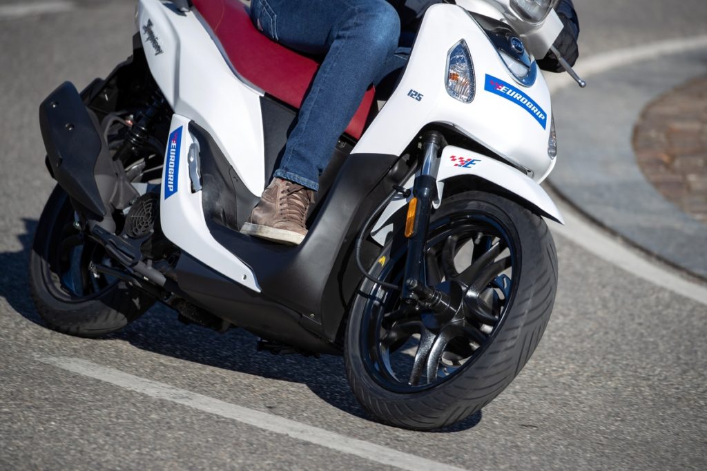 Gomme scooter: novità arrivano i pneumatici Bee Connect by Eurogrip tvs indiani consigli recensioni come vanno vespa motorino