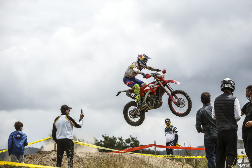 Mondiale Enduro: Borilli Racing sul terzo gradino del podio nella Junior 1 con Sergio Navarro al GP d'Italia