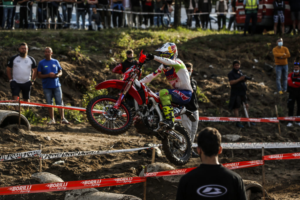 Mondiale Enduro: Borilli Racing sul terzo gradino del podio nella Junior 1 con Sergio Navarro al GP d'Italia