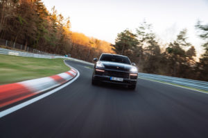 Porsche Cayenne record Nürburgring Nordschleife Pirelli P Zero Corsa