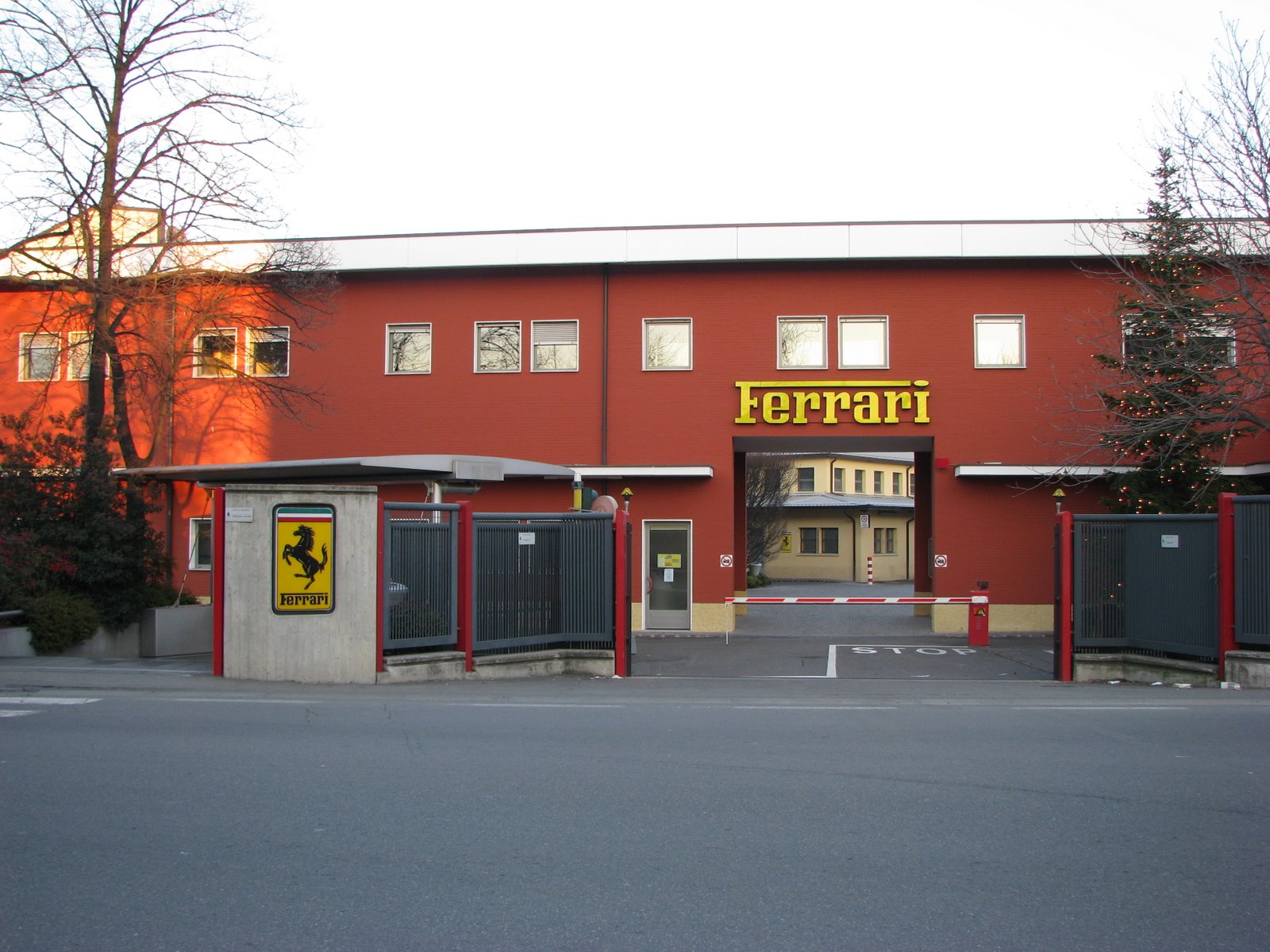 Ferrari estende la campagna vaccinale anti covid-19 a familiari e conviventi dei lavoratori