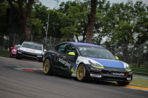 E-STC Series Imola lancio del campionato auto elettriche tesla model 3
