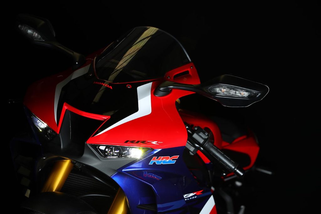 moto di serie vs Superbike Honda CBR1000RR-R Fireblade SP BSB