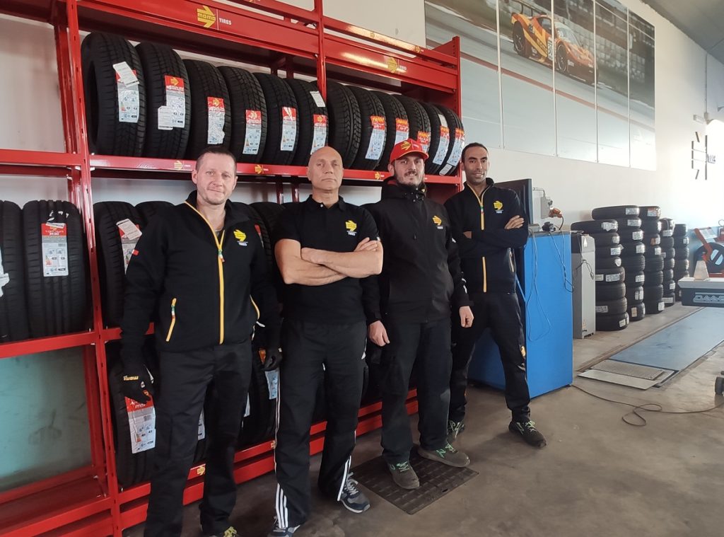 Corrado e Fabio: nuovo gommista MOMO Team a Ronciglione (VT) tires pneumatici cambio gomme Caprarola ialongo officina copertoni