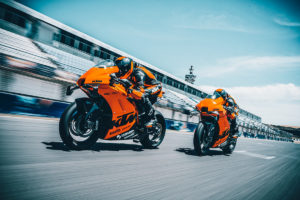 KTM RC 8C moto pista motore LC8c Krämer Motorcycles