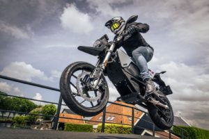 zero FXE Zero Motorcycles presenta la nuova moto elettrica elettriche