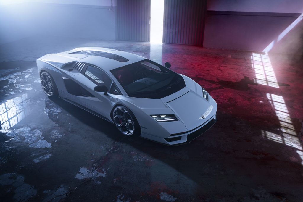 Lamborghini Countach LPI 800-4 ibrida v12 motore ibrido