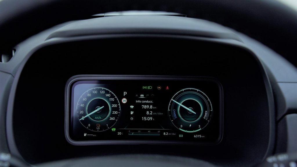Hyundai Kona Elettrica autonomia 790 km sola carica chilometraggio