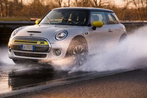 leggi pneumatici invernali paesi europei Pirelli gomme all season