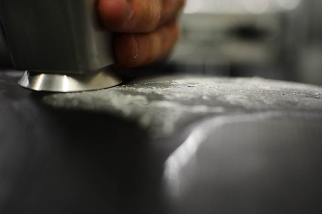 VESevo start-up italiana premiata per il sistema di analisi dei pneumatici che ha conquistato F1 e il motosport mondiale gomme pistola