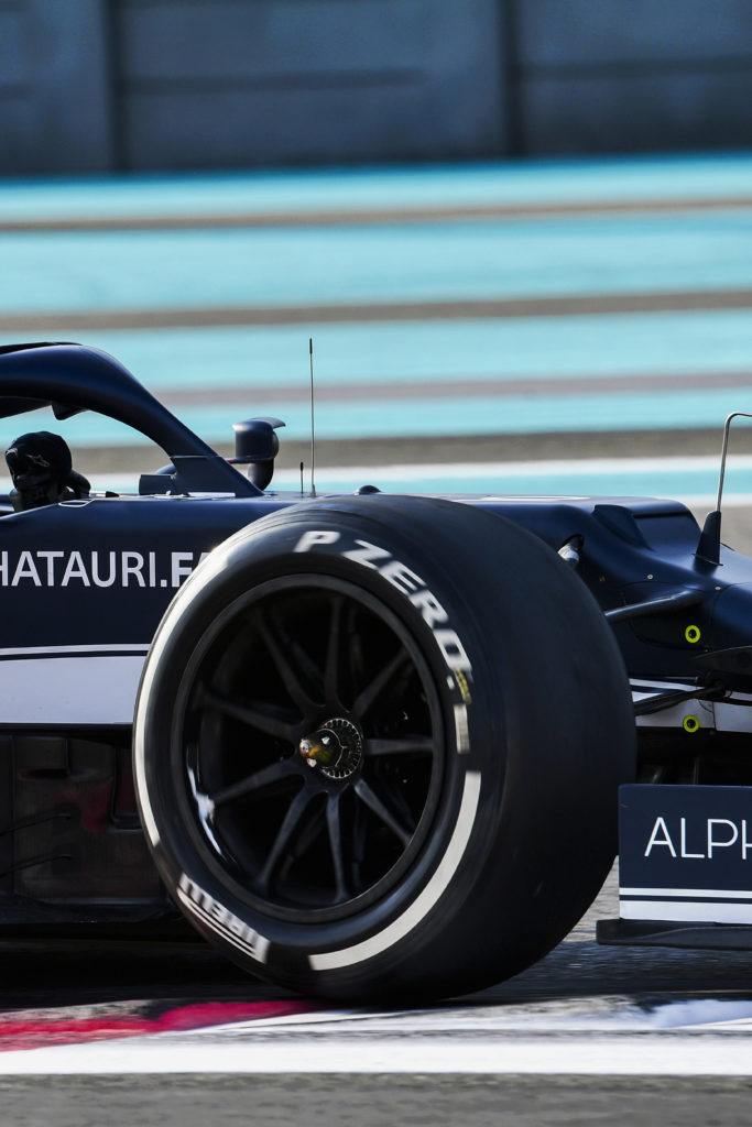 Test di fine stagione 2021 - i piloti provano le gomme da 18 pollici pneumatici pirelli