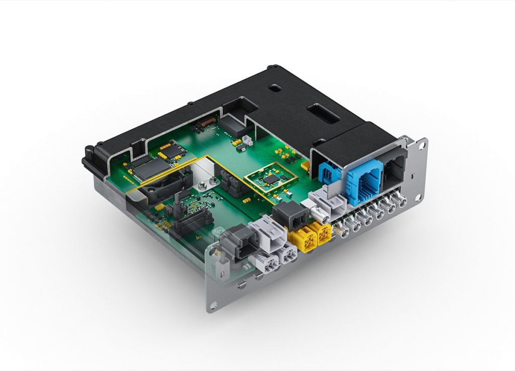 BMW IX elettrica vettura continental Sky Lounge computer digitale tecnologia listino interni tettuccio bordo cockpit elettronica chiave