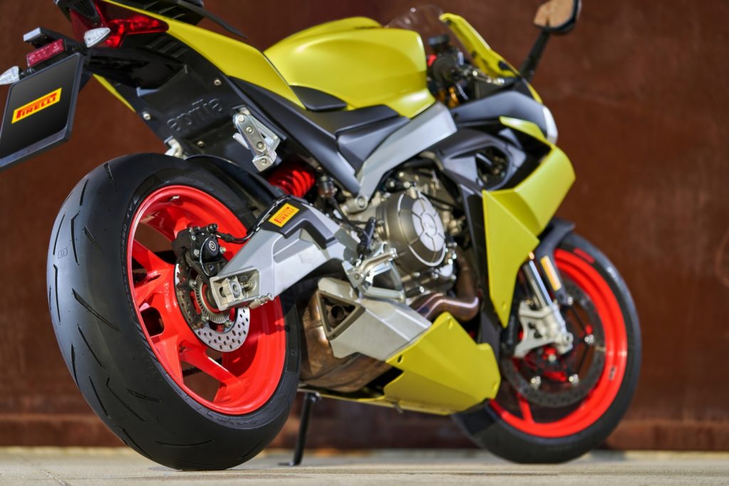 Diablo Rosso IV Corsa Pirelli pneumatico hypersport gomme pneumatici