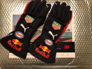 asta Formula 1 Catawiki guanti tute treno completo di gomme Pirelli 2016