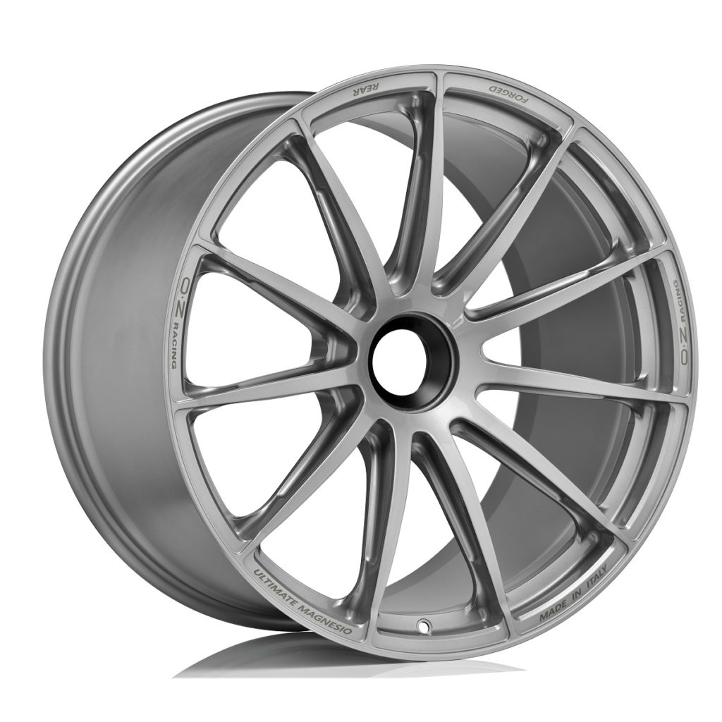 OZ Ultimate Magnesio, leggerezza estrema cerchi ruote lega misure prezzo colori porsche 991 GT2 RS e GT3 RS perso assi caratteristiche chili