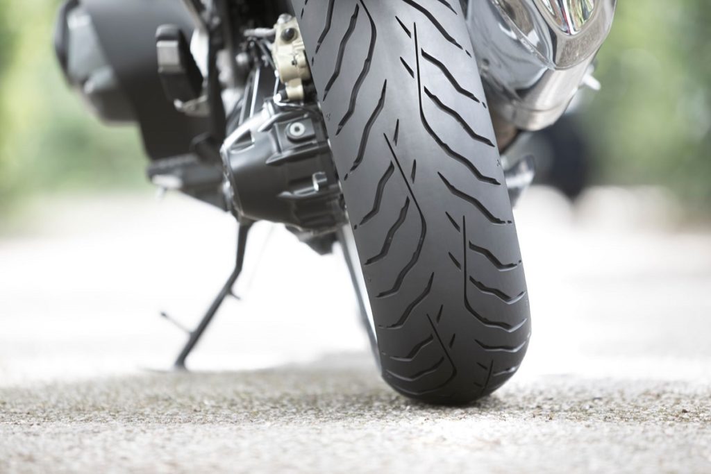 Dunlop RoadSmart IV trionfa nel test Motorrad recensioni prove riviste commenti come va caratteristiche road smart 4 pneumatici moto