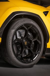 Pirelli P Zero Trofeo R Lamborghini Urus Performante Pikes Peak 