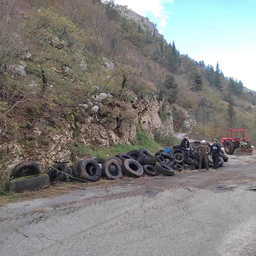 Gole di Melfa raccolti oltre 1.000 pneumatici puori uso usati discarica Marco Belli e Manola Boccarossa franco moscone ecotyre ambrogio