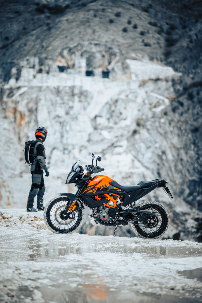Ktm 390 Adventure 2023 pneumatici Travel ruote raggi Continental TKC70