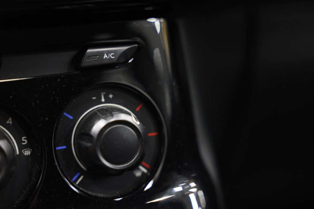 Clima auto: 8 consigli per prepararsi all'estate manutenzione mitas officina pulizia regole filtro gas refrigerante inverno